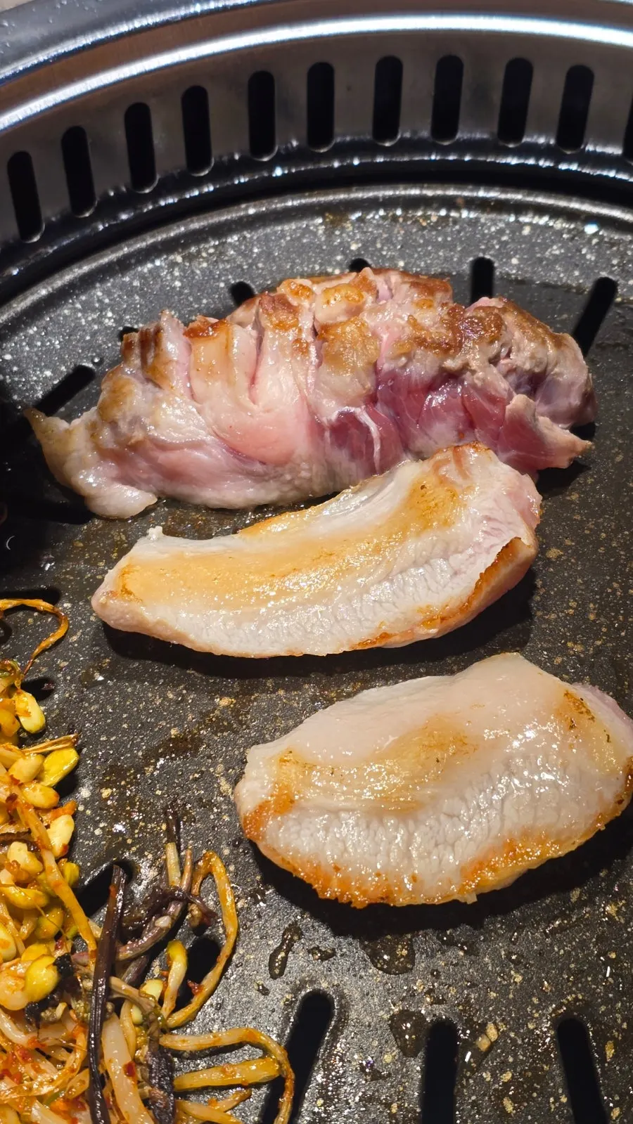 Golden-browned grilled pork jowl