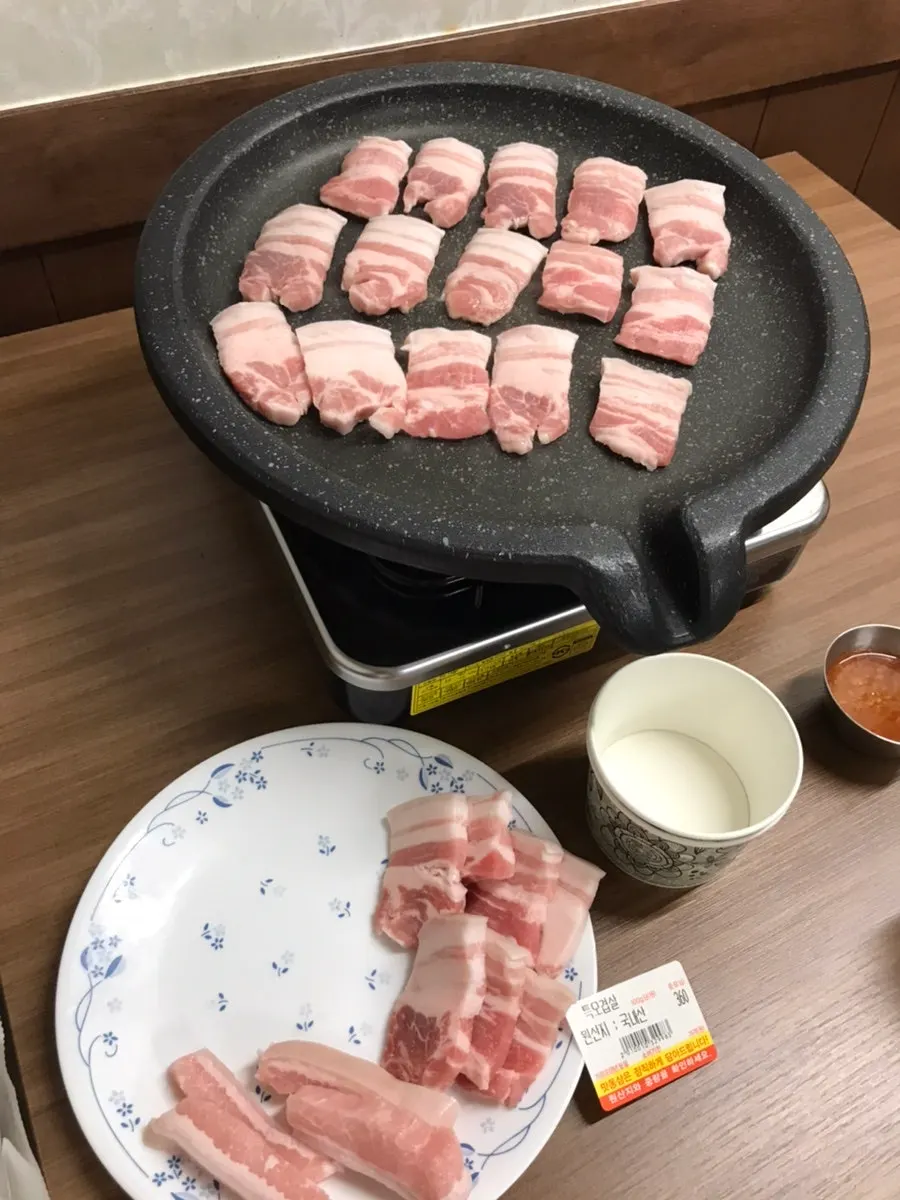 A plate of domestic Korean teuk-ogyeopsal (premium pork belly)