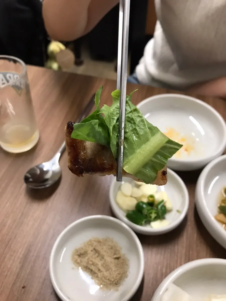 Grilled stir-fried kimchi paired with pork belly