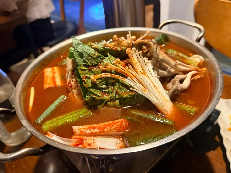 The table at Namhae Mulgogi near the end of the meal