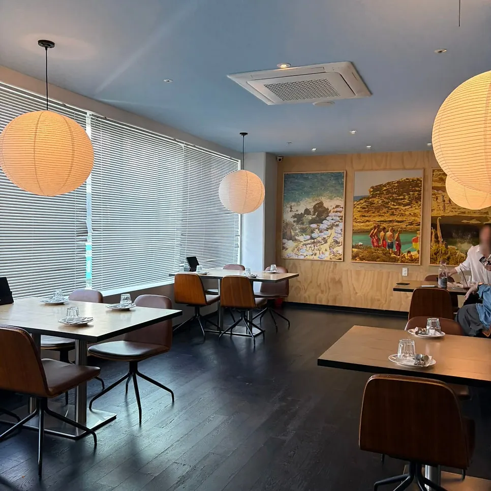 The elegant and cozy atmosphere at the Beomgye Branch