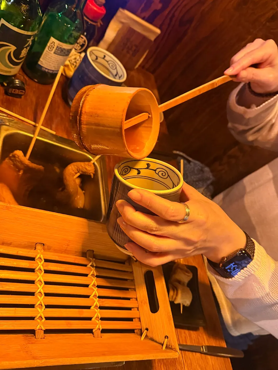 테이블에서 끓여 먹는 어묵 모둠 냄비