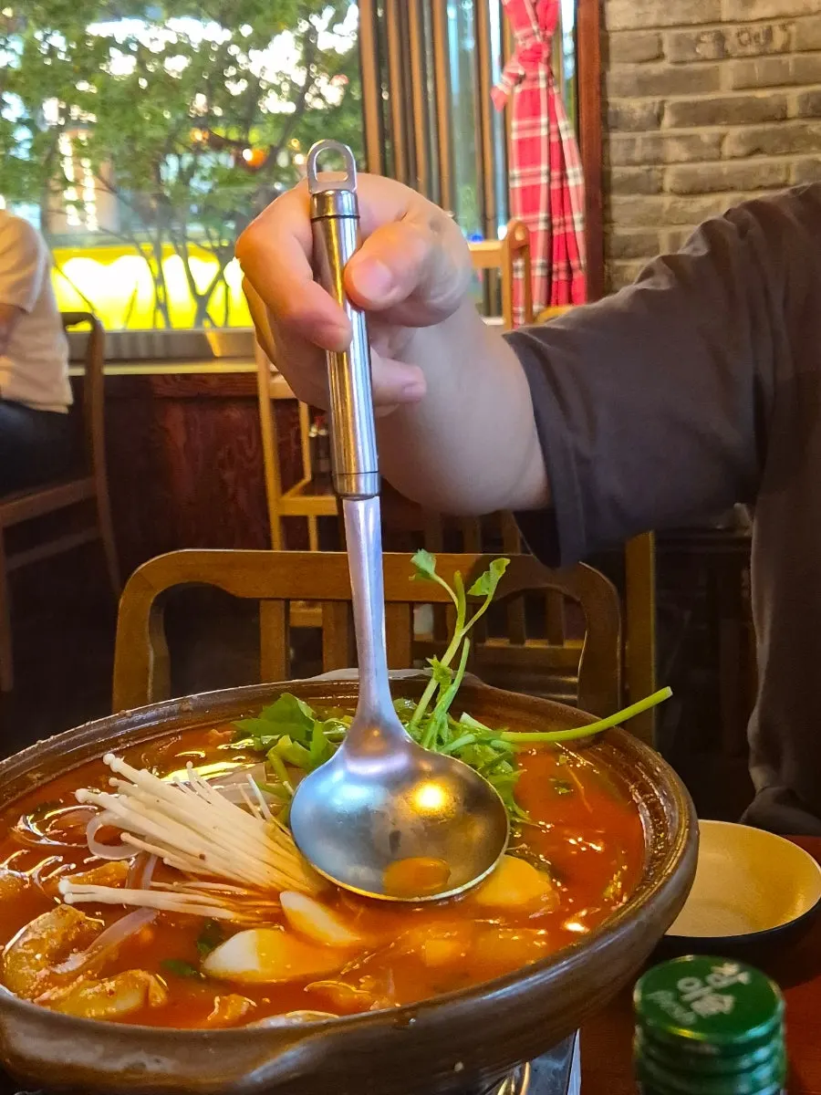 Gopdoritang with chicken and beef large intestine