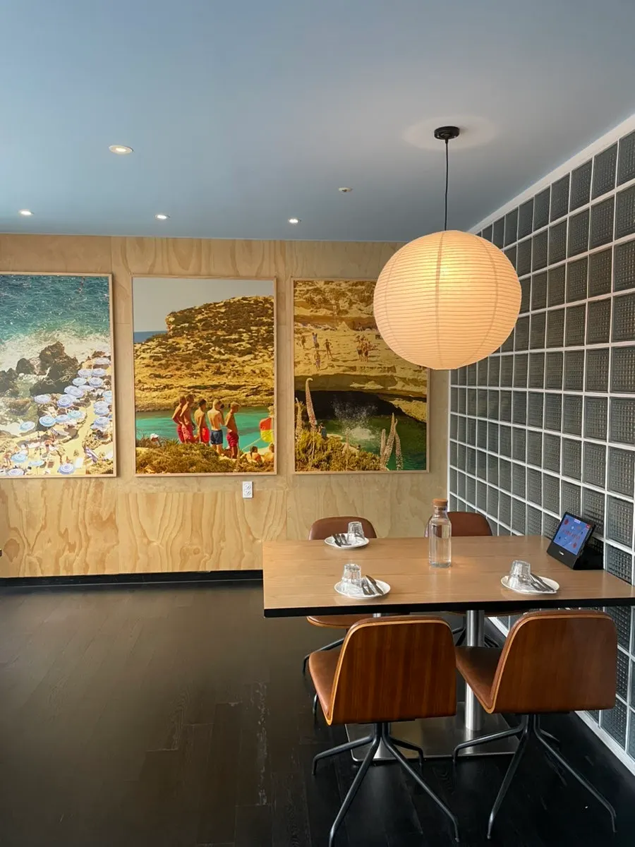 Restaurant atmosphere at Two Find Peter Beomgye Branch