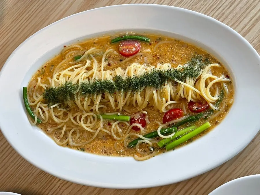 Pollack roe oil pasta presentation
