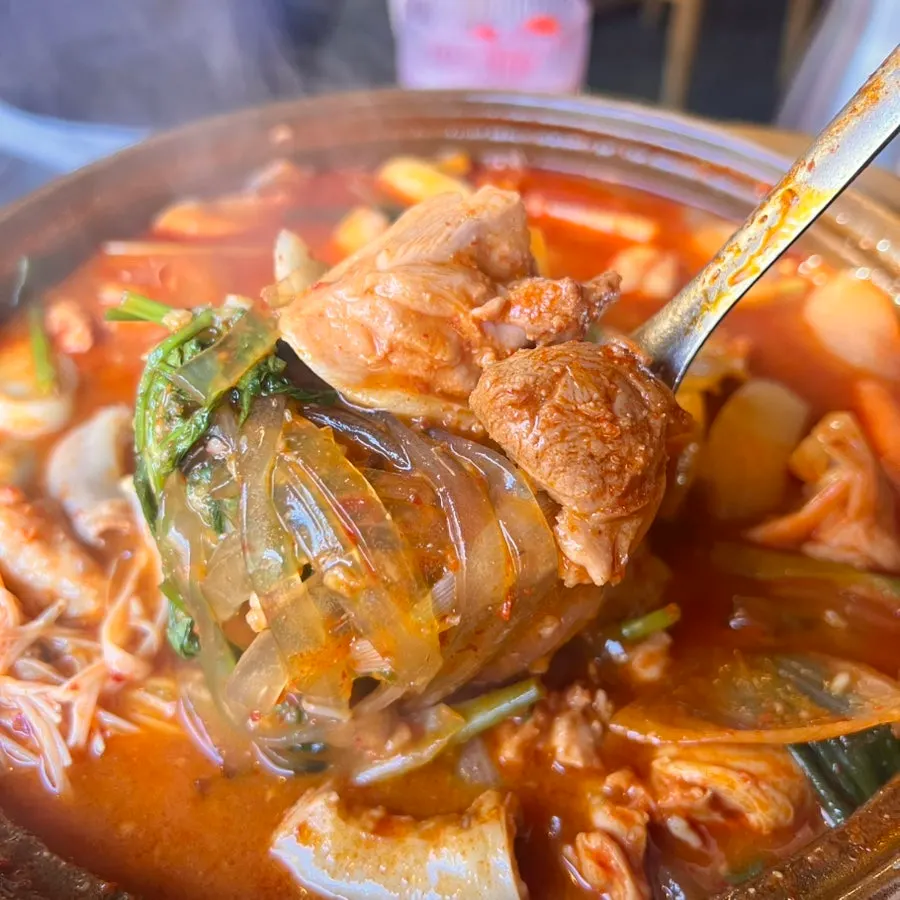 곱창이 들어간 곱도리탕 국물