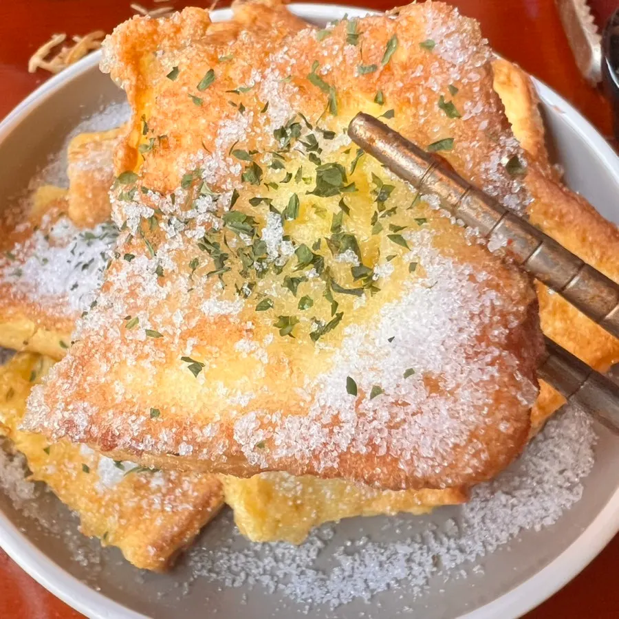 리뷰 이벤트로 받은 토스트 한 접시