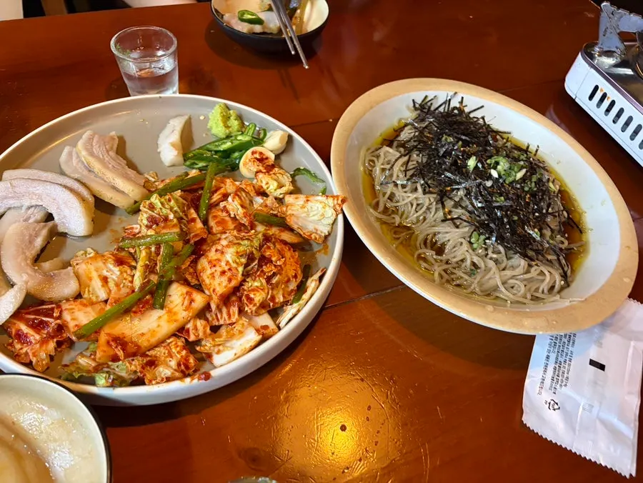 김가루 올린 들기름 막국수