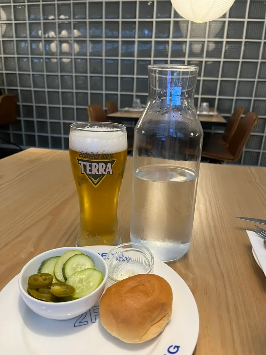 Evening spread at Two Find Peter Beomgye Branch with draft beer