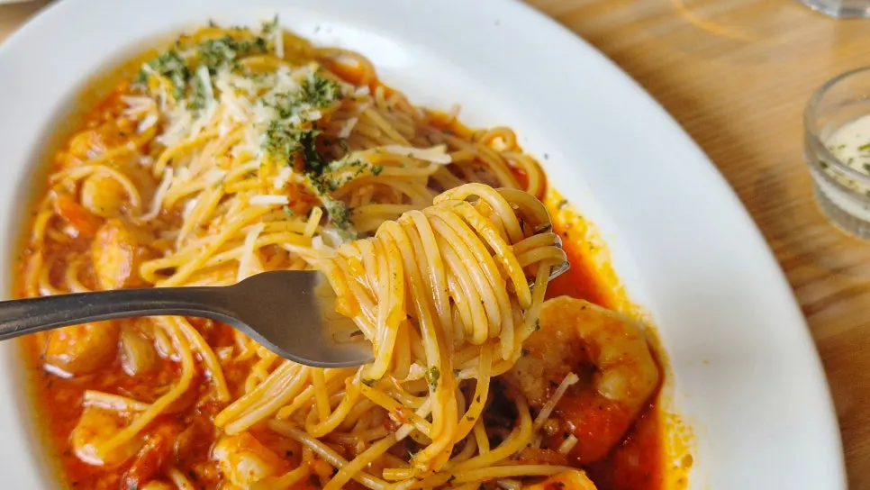 Hot shrimp garlic pasta with red sauce