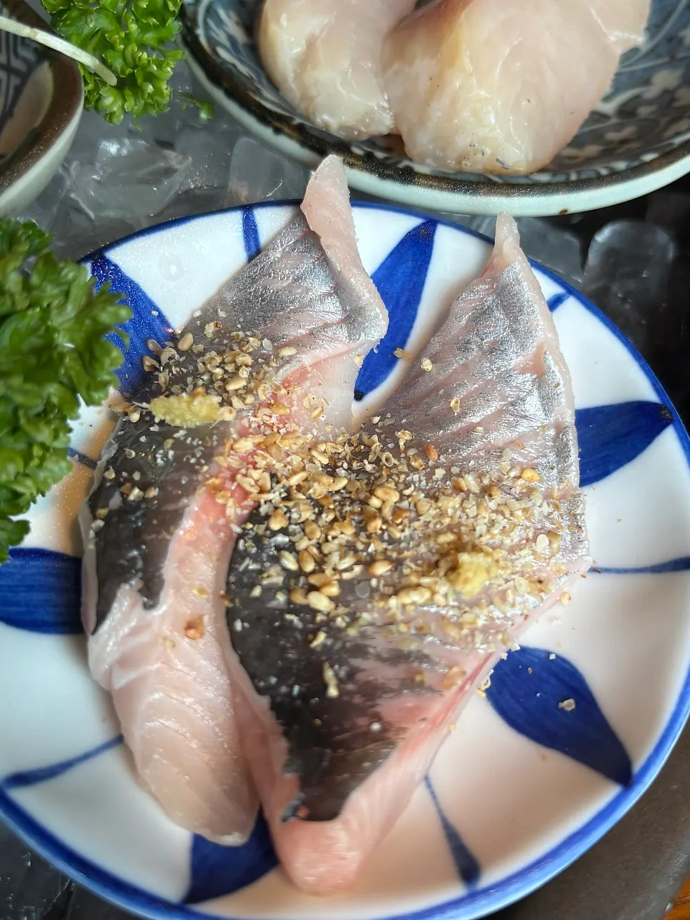 모듬 숙성회 회 한 점 클로즈업