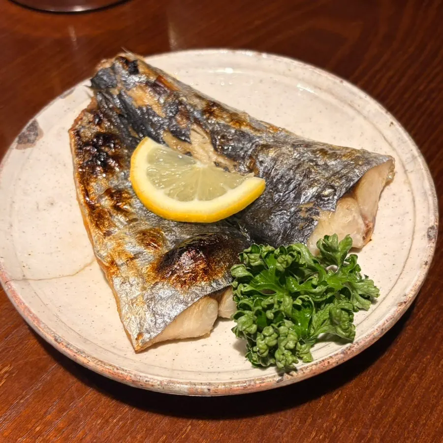 촉촉하게 구워진 삼치구이