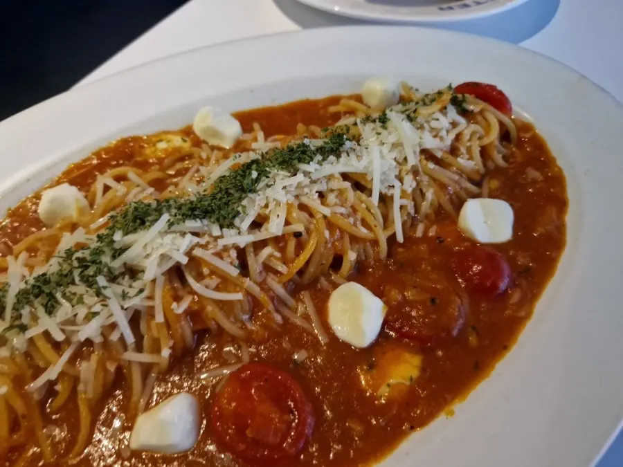 Pasta and cheese balls ordered together