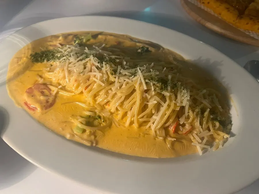 A plate of spicy crab pasta