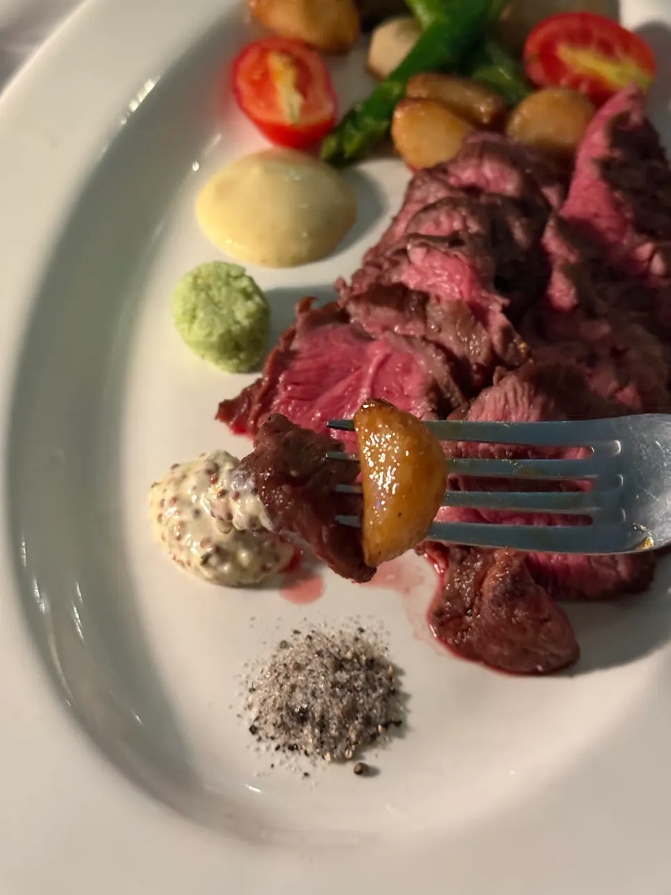 Tender steak with grilled vegetables