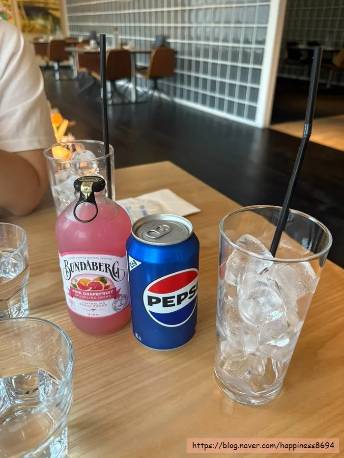 셀카 찍기 좋은 매장 분위기