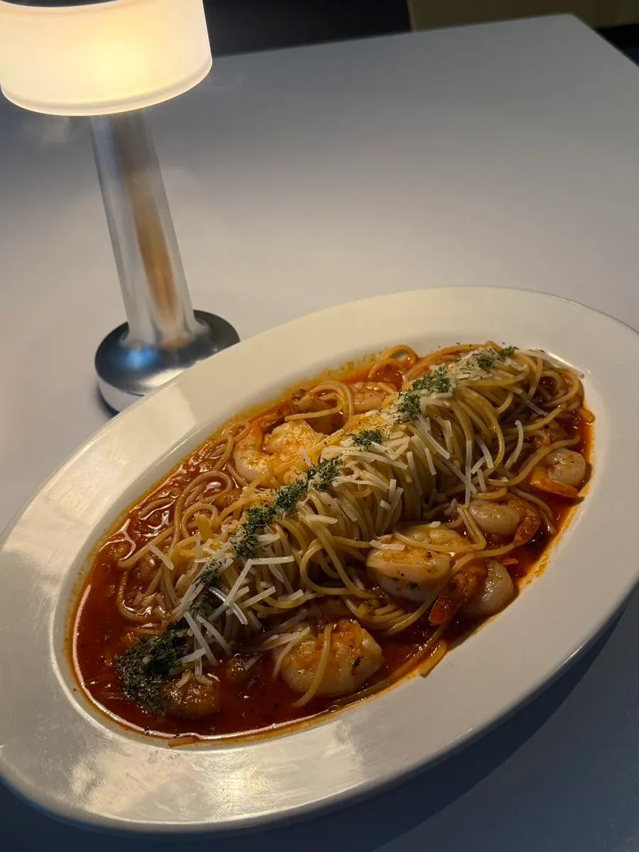 Plate of spicy hot shrimp garlic pasta