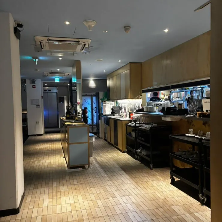 투파인드피터 범계점 은은한 조명의 내부