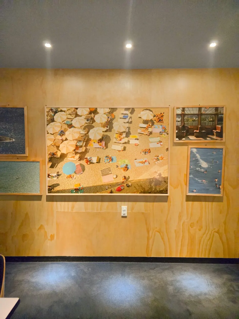 Stylishly decorated dining hall at Two Find Peter Beomgye Branch