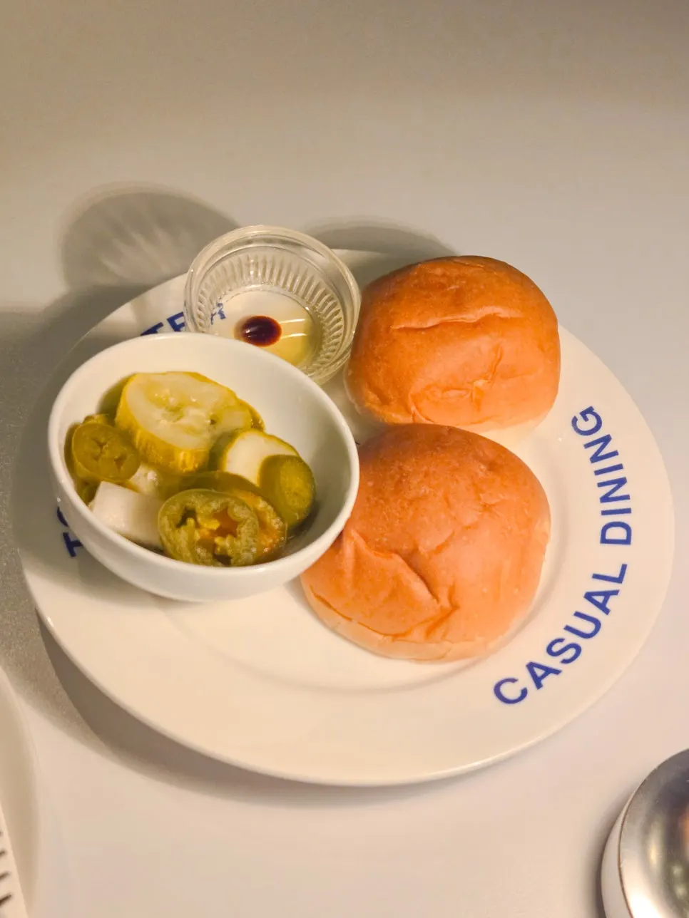 Table lamp beside the pre-meal bread