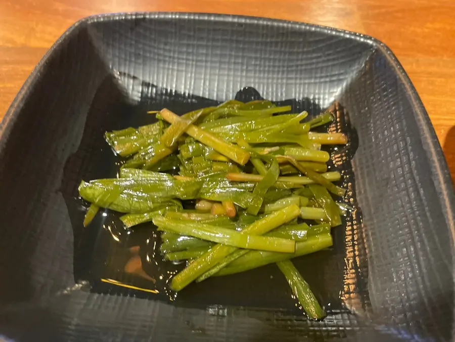 Side dishes and wrap vegetables on the table