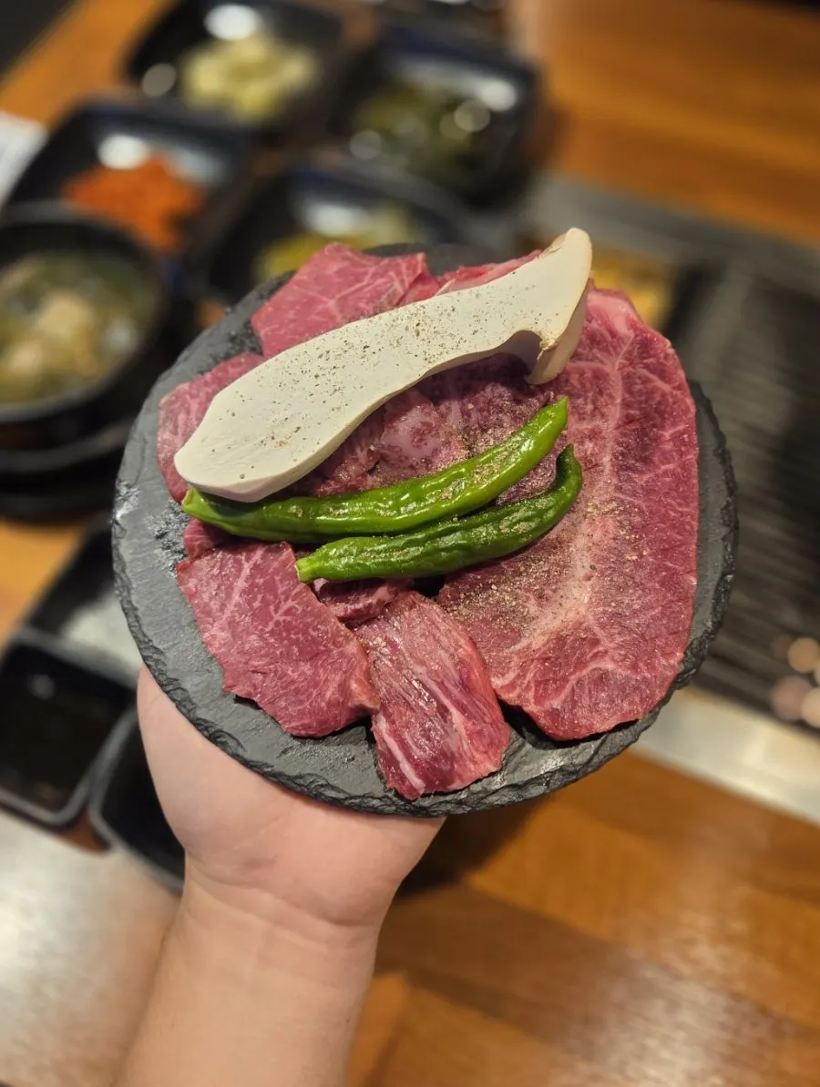 A plate of free hanwoo yukhoe from the Naver Reservation perk
