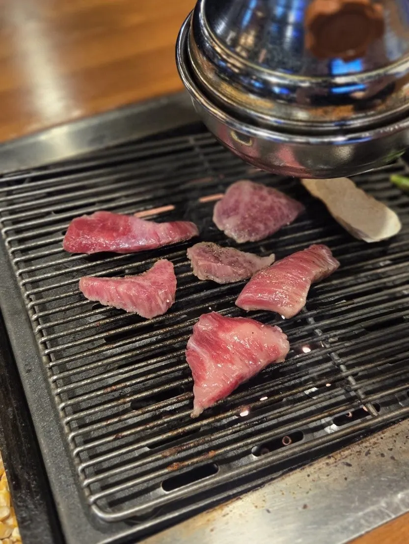 Hanwoo bucheotsal grilled just on the surface