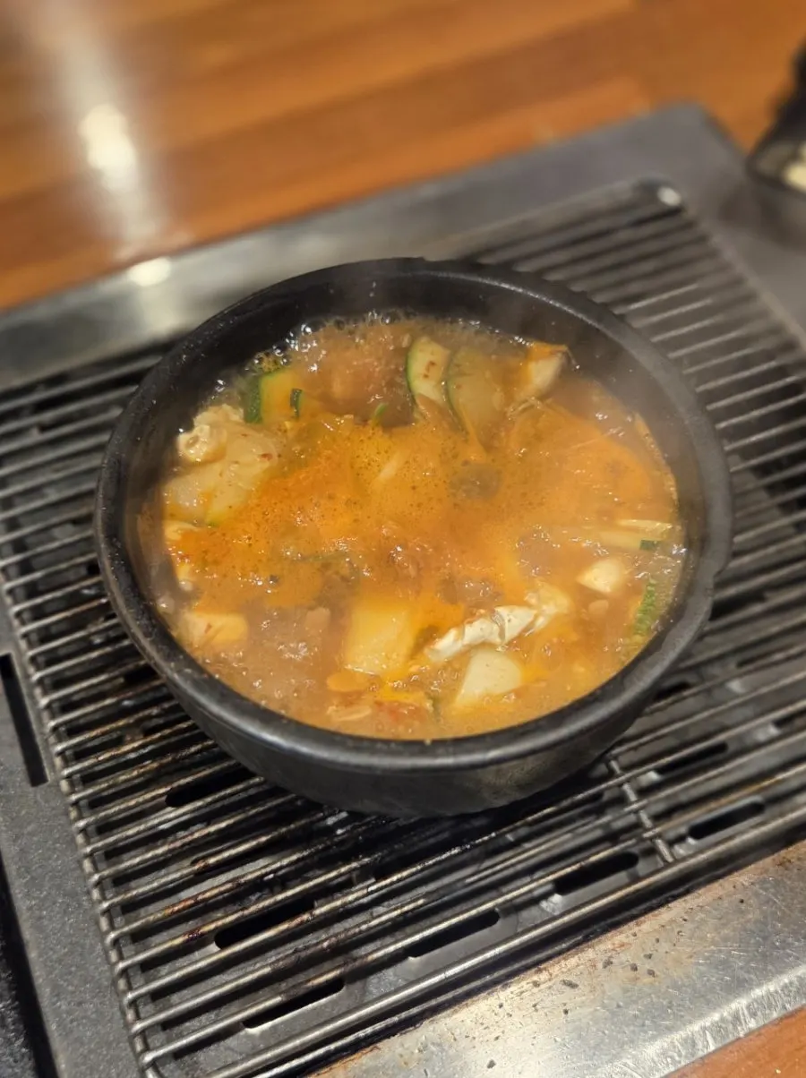 Hanwoo samgaksal on the grill