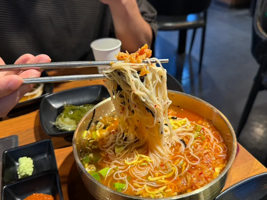 Yukhoe and kimchi cold noodles together