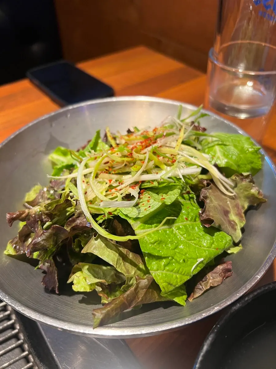 Standard seaweed soup and pickled side dishes
