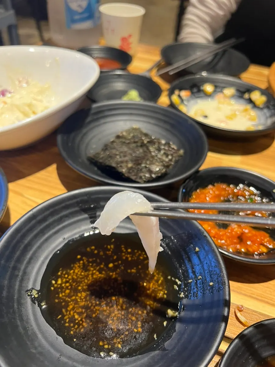 얼음 위 돌판에 올린 1인 광어회
