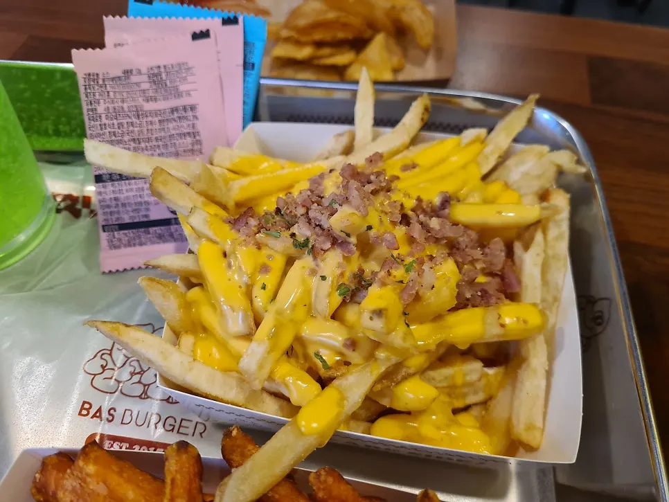 길쭉하고 바삭한 스위트 포테이토 프라이