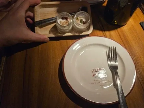 비421 메뉴 화면과 세팅된 테이블