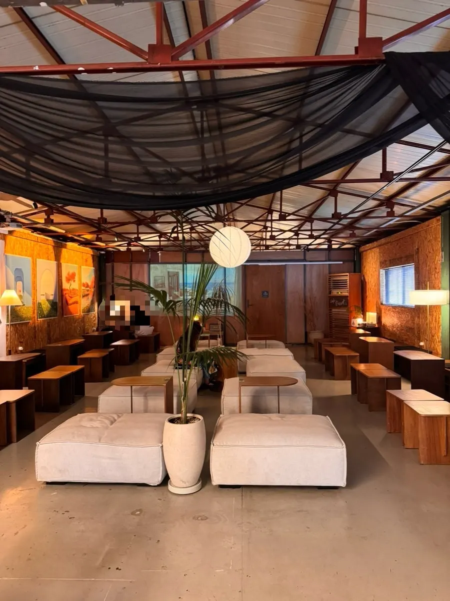 Moodier, darker seating area on the right side of Biat Seongsu