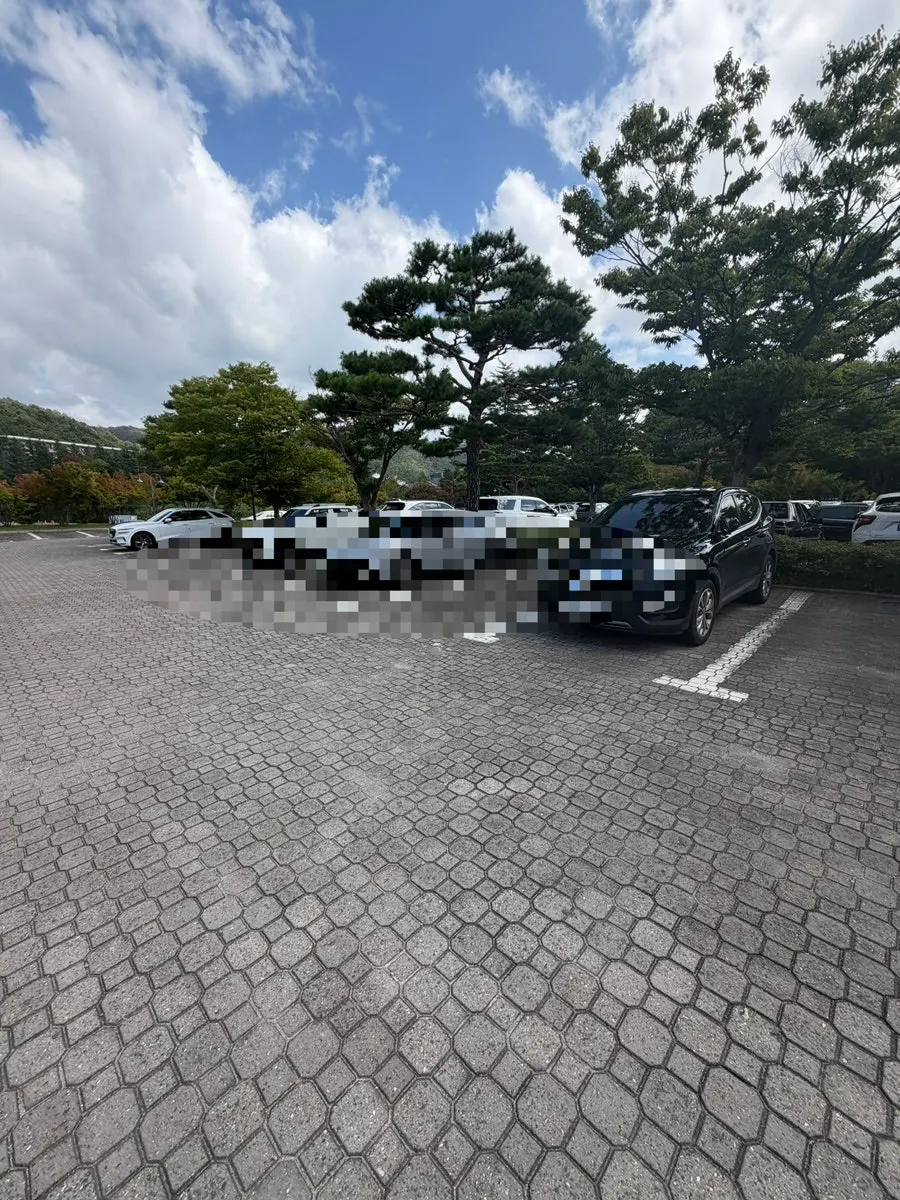 우양미술관 내부 오른쪽 통로 끝 비비비당 입구