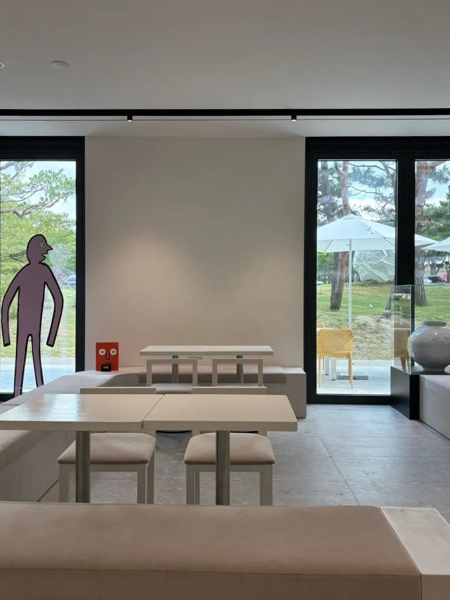 Entrance to Bibibidang Gyeongju on the first floor of the Uyang Museum