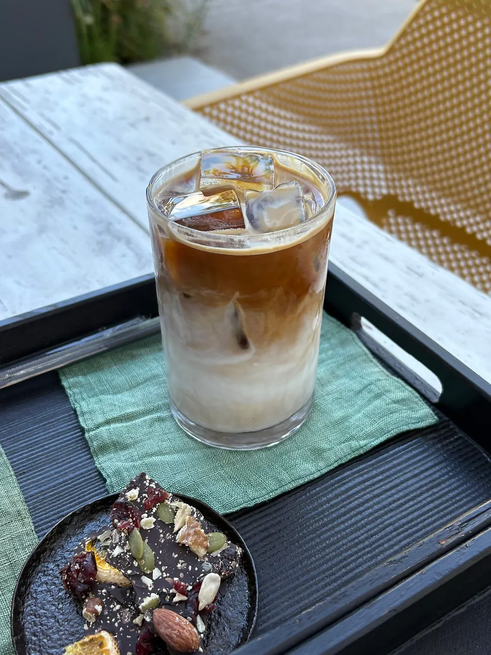 A cup of café latte at Bibibidang Gyeongju