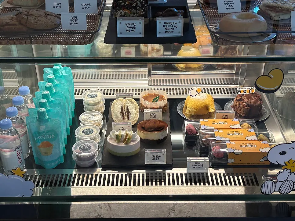 Dessert display case at Bibibidang Gyeongju