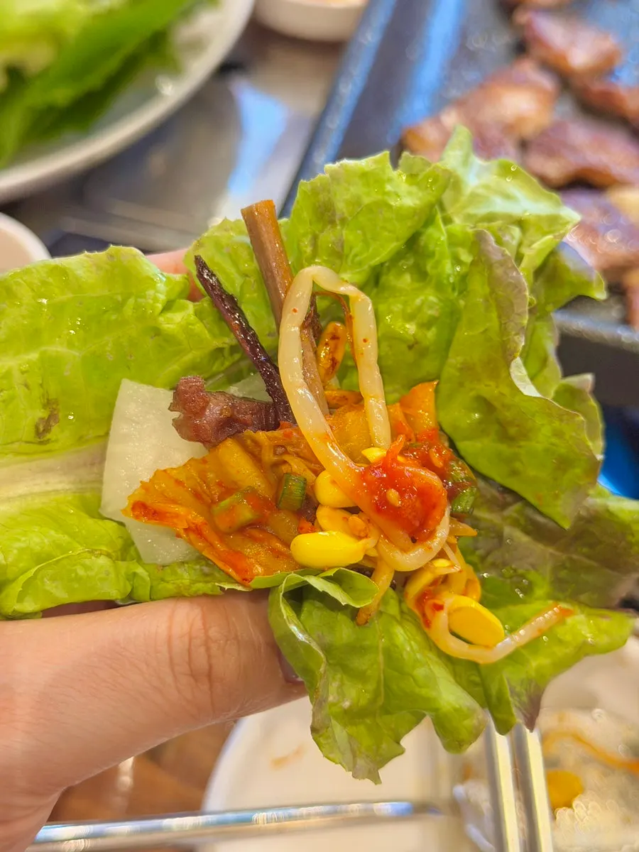 サムムと一緒に包んで食べるお肉