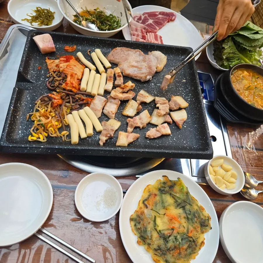 노릇하게 익은 고기 클로즈업