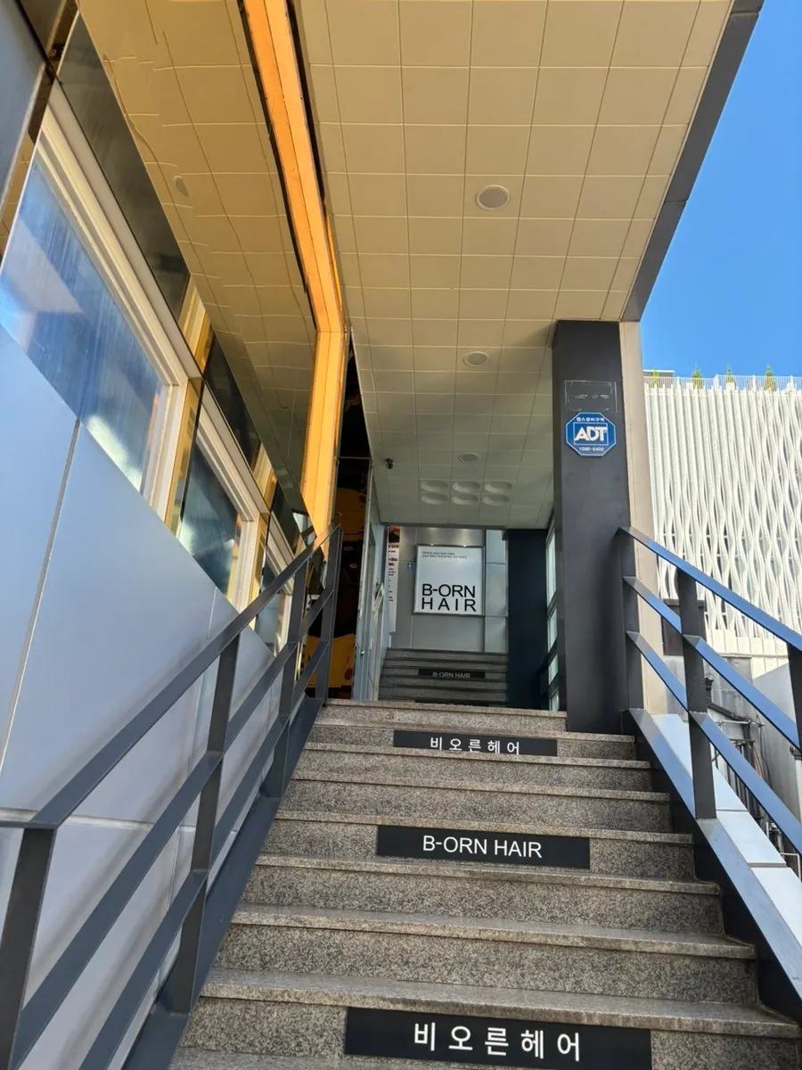 Interior view of the 3rd-floor Apgujeong Rodeo hair salon