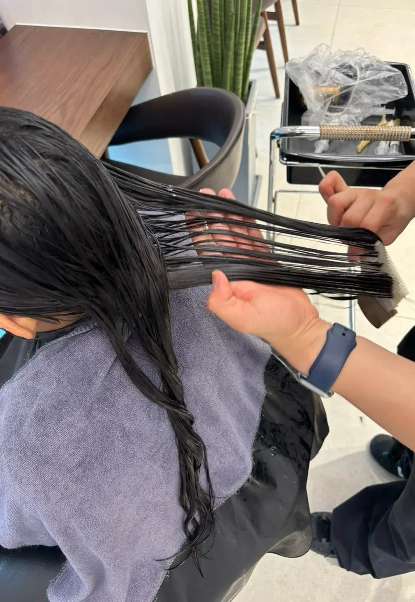 Applying high-concentration oil and keratin