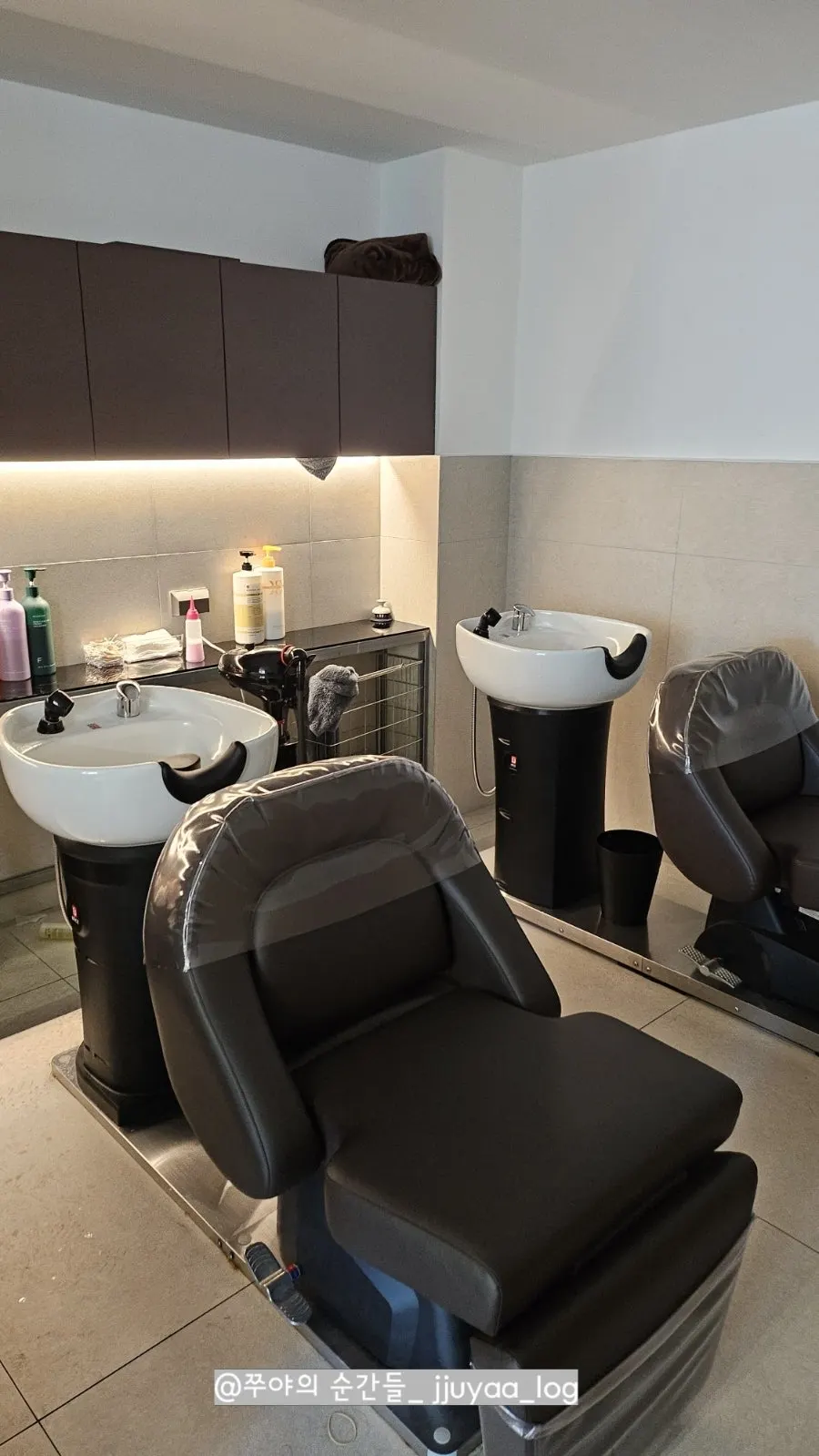 Start of the inner keratin clinic filling in protein after shampooing