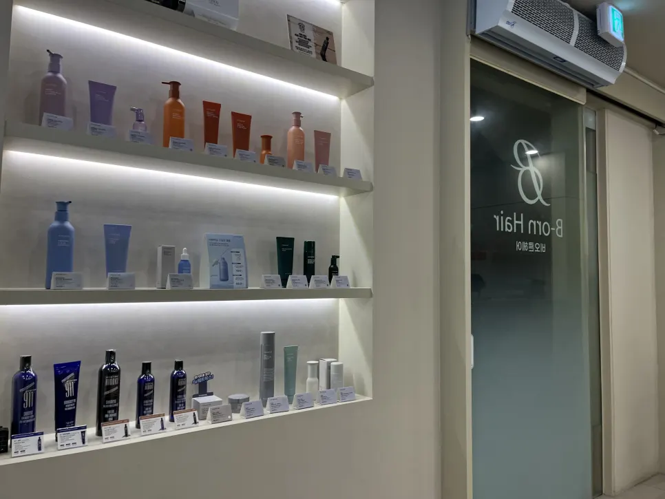 First impression of the bright, clean salon interior
