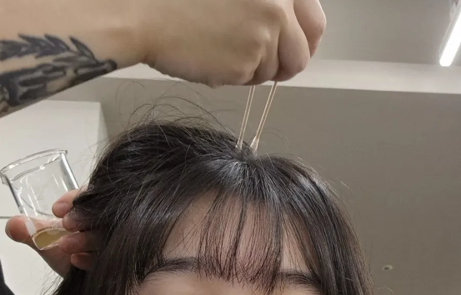 히노키 제품을 사용한 두피 스케일링 과정