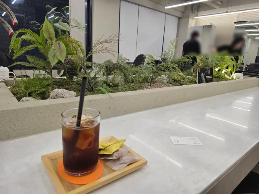 Americano and snacks provided during the treatment