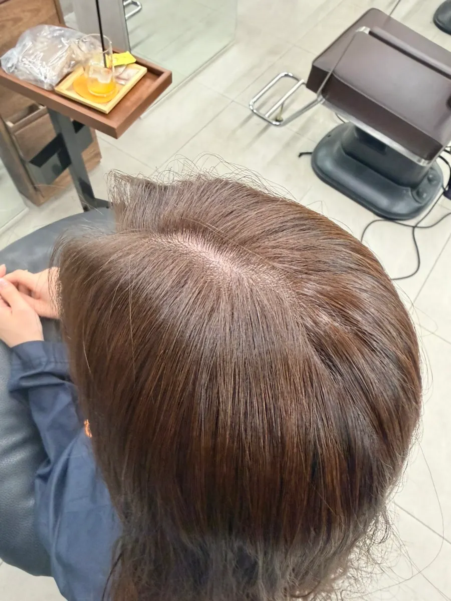 전체염색한 듯 환해진 염색 결과