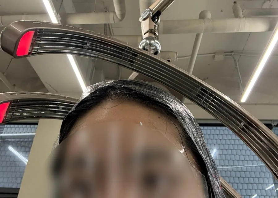 약재 도포 후 열처리 기기 사용 장면