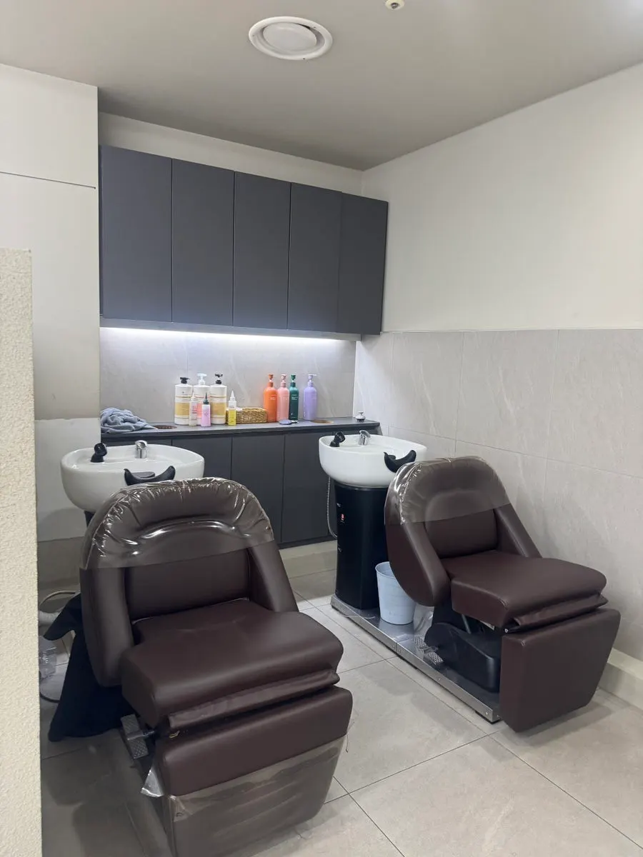Treatment progressing with step-by-step explanation of the clinic process