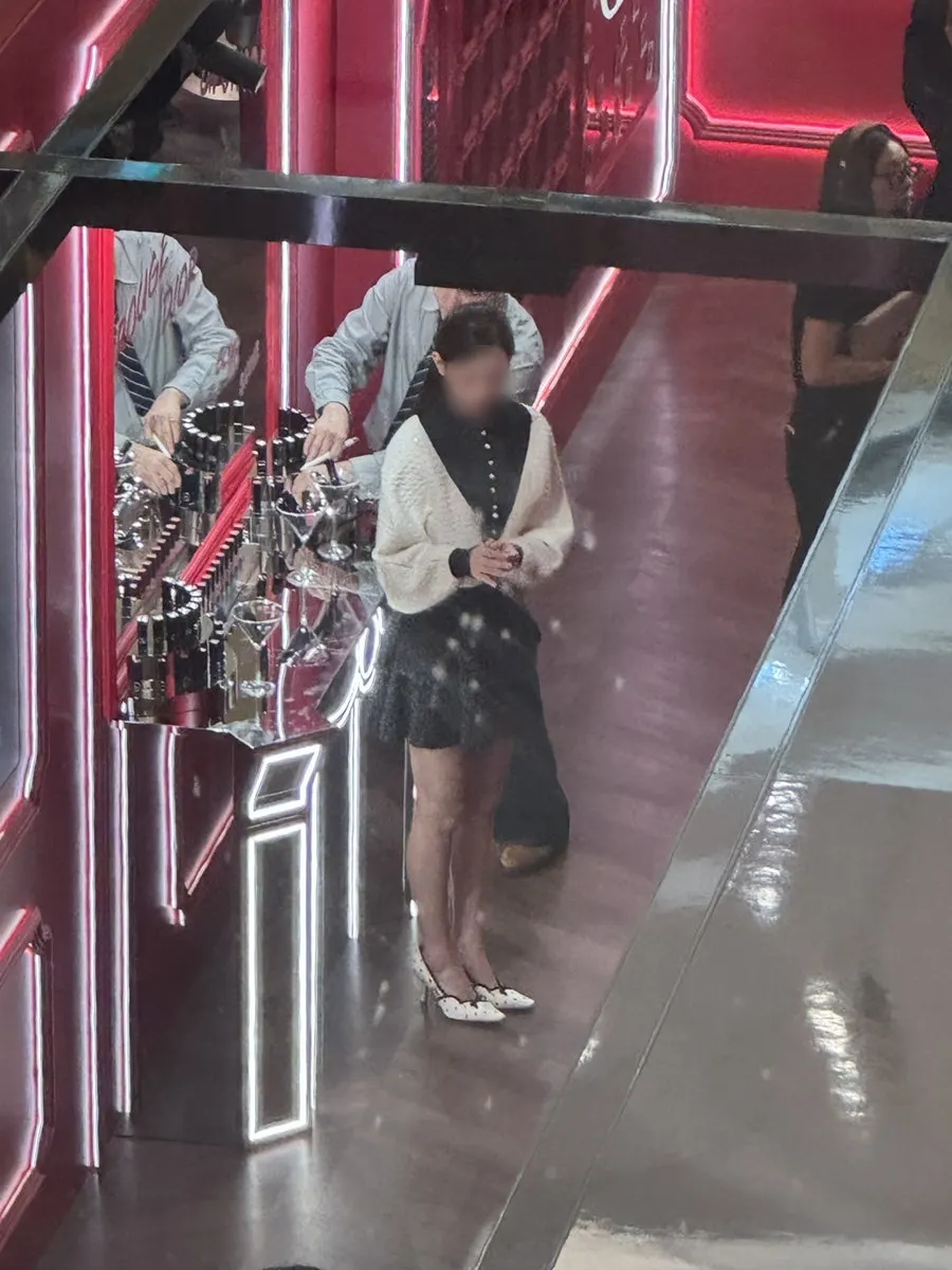 Crowded scene at the Lotte Tower event